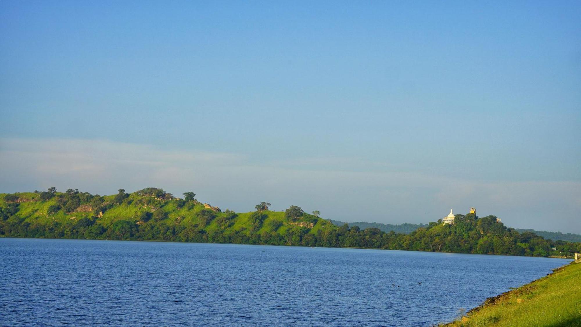 Lake Island Home Stay Dambulla Bagian luar foto
