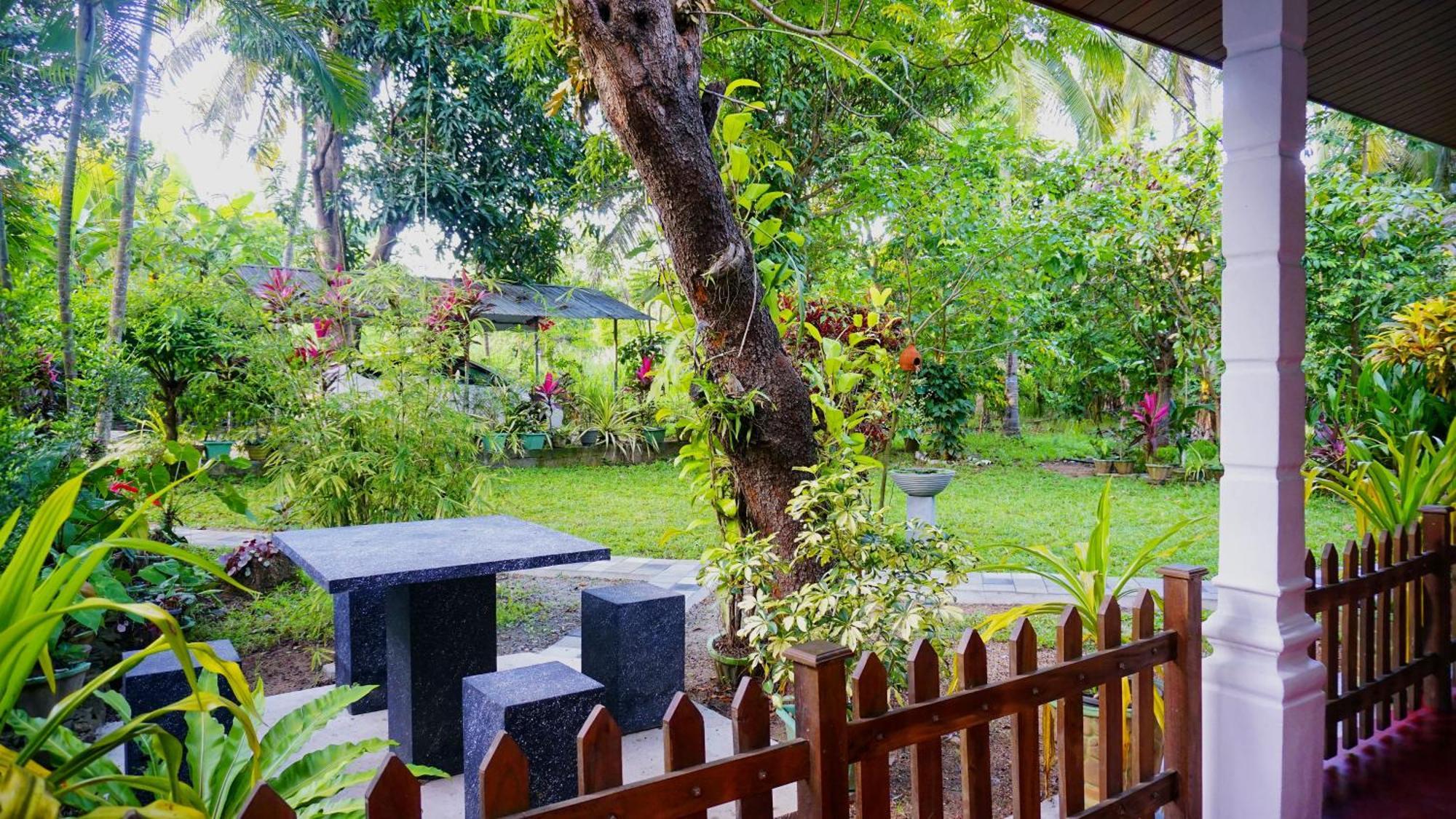 Lake Island Home Stay Dambulla Bagian luar foto