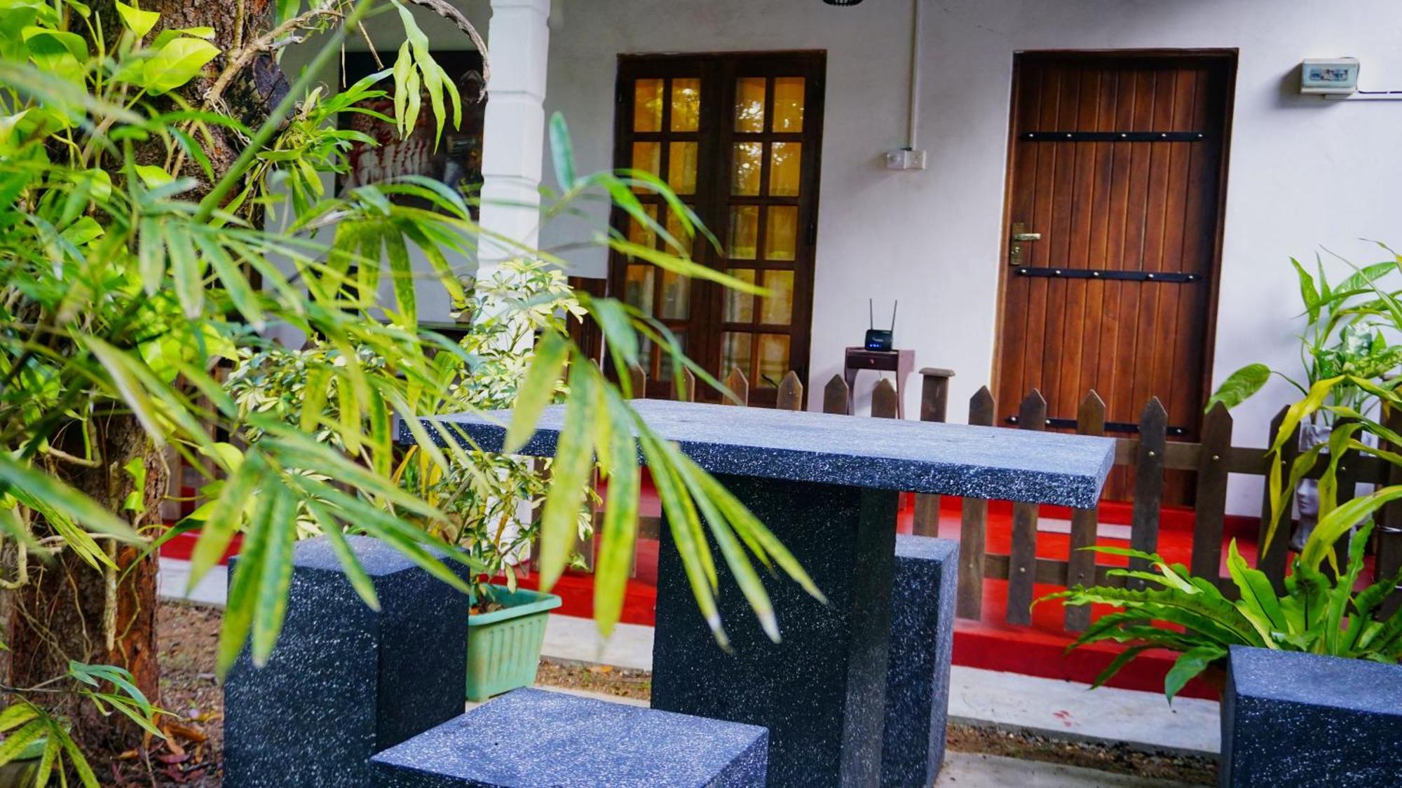 Lake Island Home Stay Dambulla Bagian luar foto