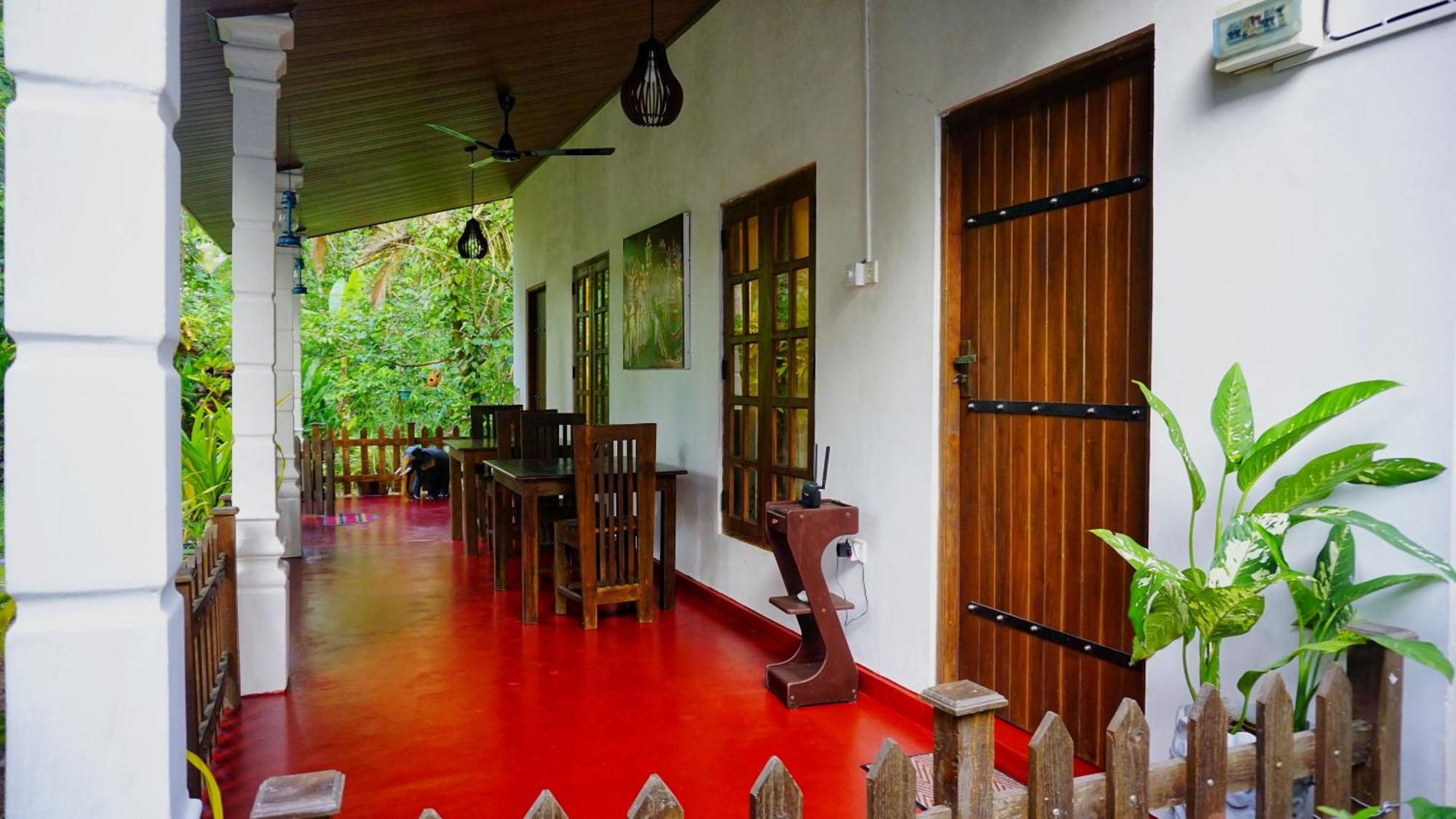 Lake Island Home Stay Dambulla Bagian luar foto