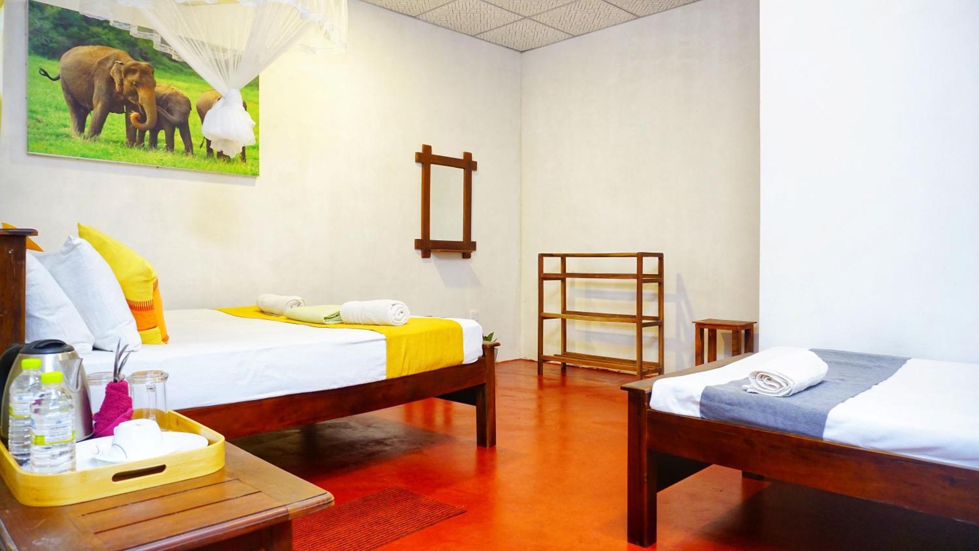 Lake Island Home Stay Dambulla Bagian luar foto