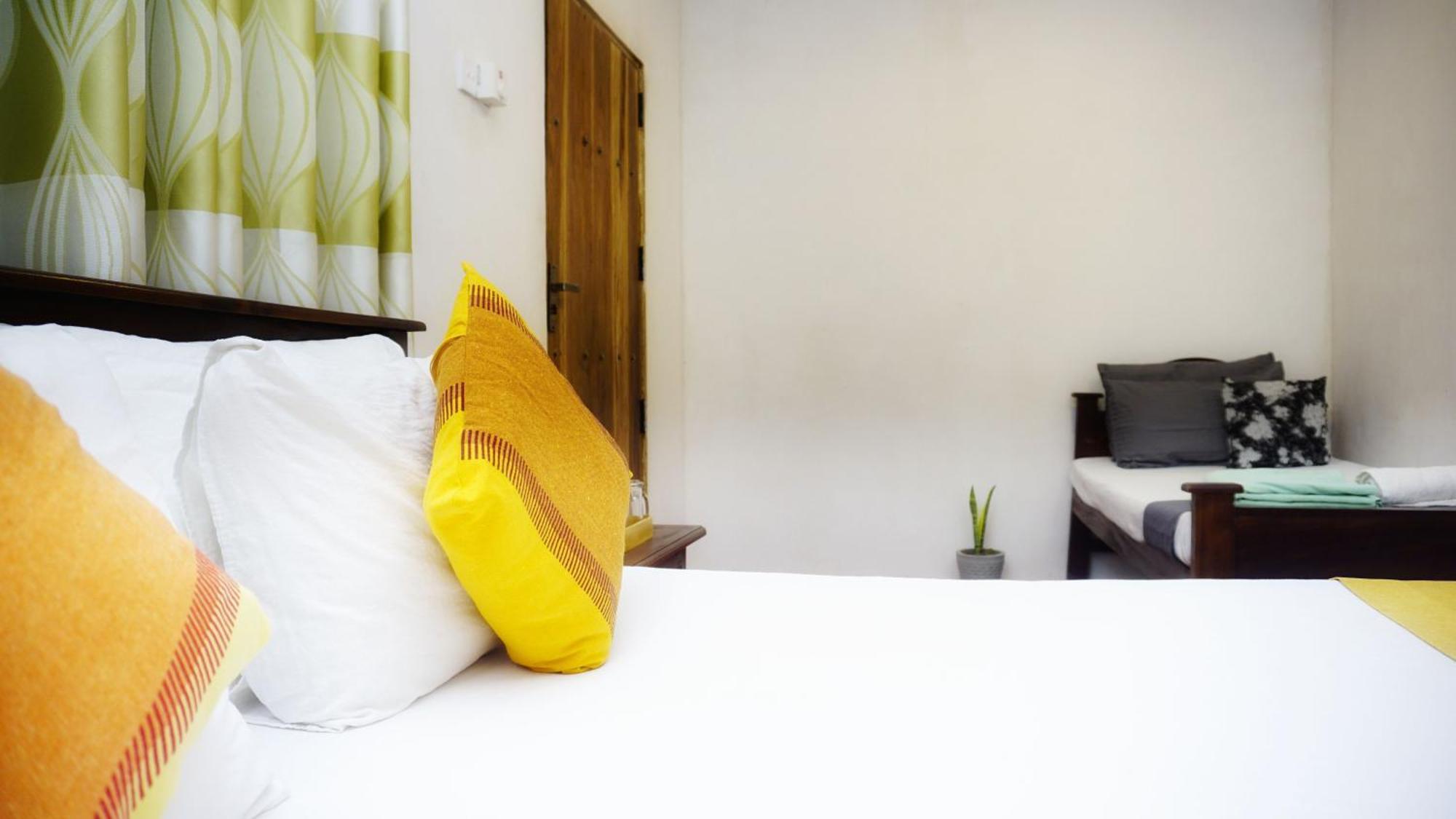 Lake Island Home Stay Dambulla Bagian luar foto