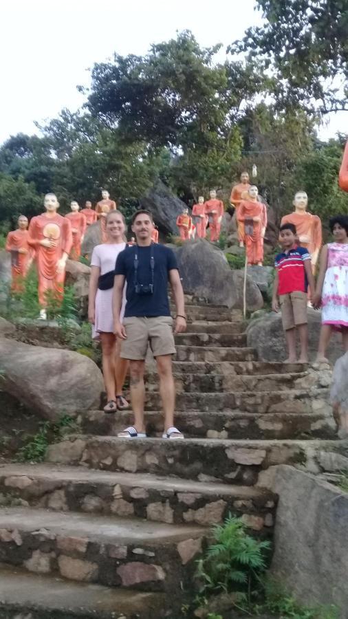 Lake Island Home Stay Dambulla Bagian luar foto