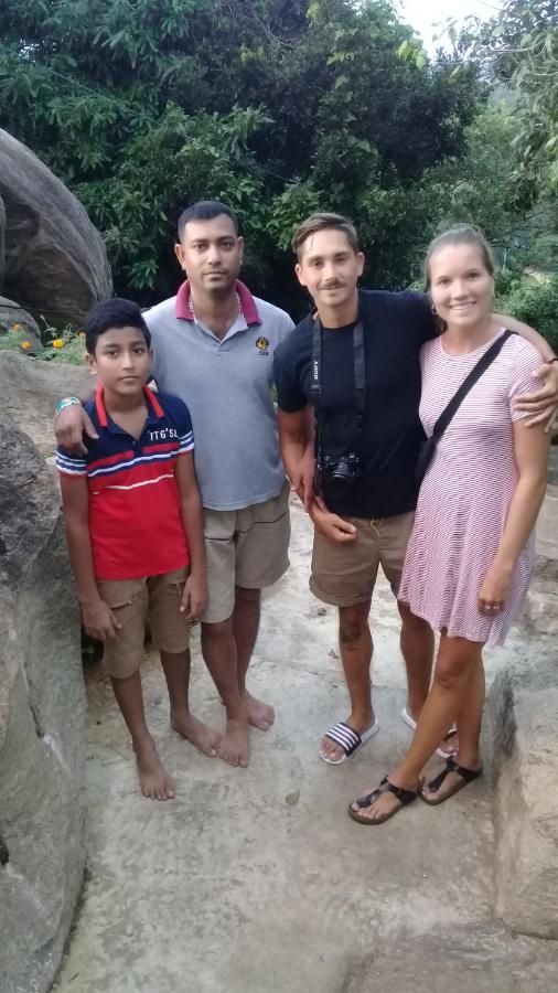 Lake Island Home Stay Dambulla Bagian luar foto